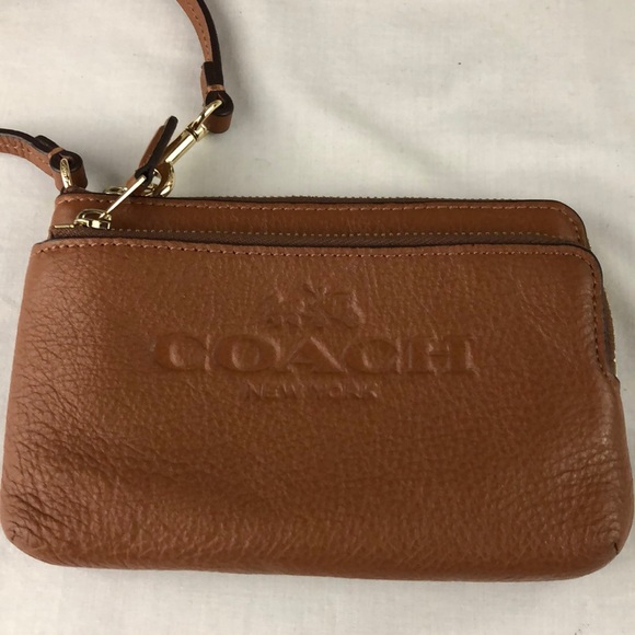Coach Handbags - Coach leather wristlet